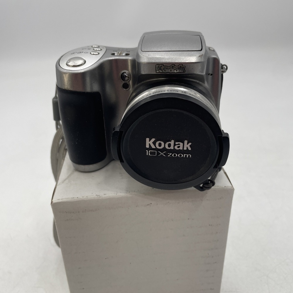 Kodak EasyShare Z740 5MP Point & Shoot 10x Zoom Viewfinder +SD Card+Battery